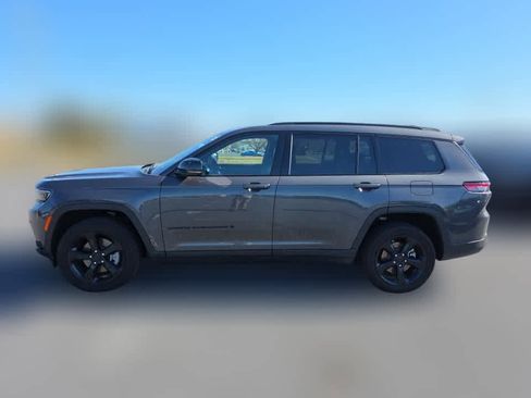 Used 2023 Jeep Grand Cherokee L Laredo image 6