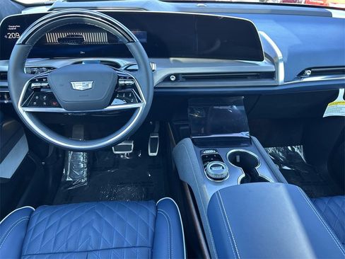 New 2026 Cadillac Vistiq Premium Luxury image 6