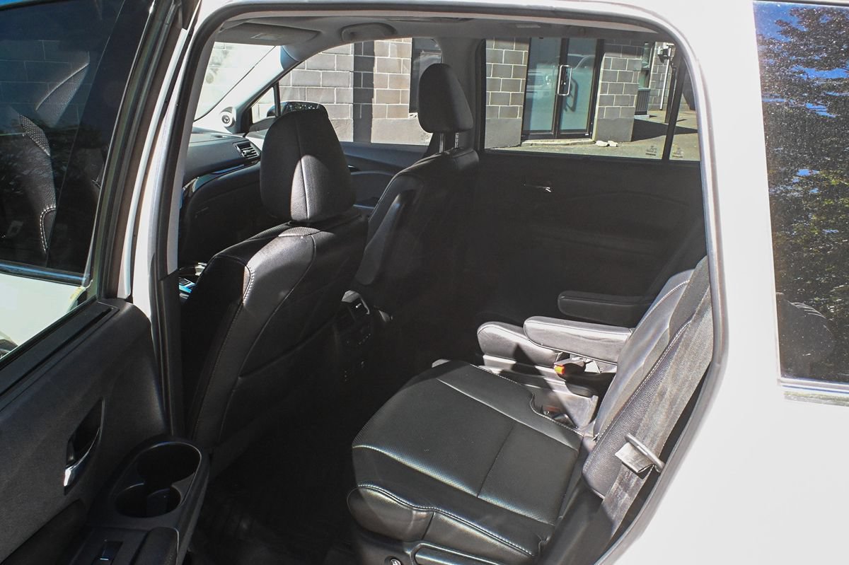 Used 2016 Honda Pilot Elite image 9