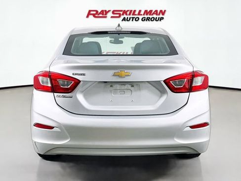 Used 2019 Chevrolet Cruze LS w/ LS Convenience Package FWD image 6