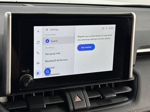 Used 2025 Toyota RAV4 XLE AWD/4WD image 32