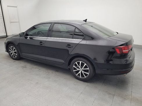 Used 2017 Volkswagen Jetta SE FWD image 3