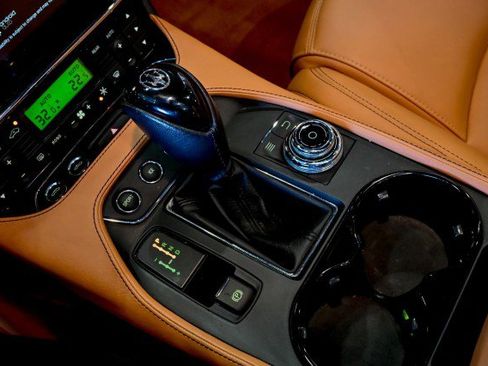 Used 2018 Maserati GranTurismo Convertible image 34