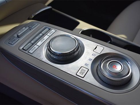 Used 2022 Genesis GV70 2.5T w/ Advanced Package image 26