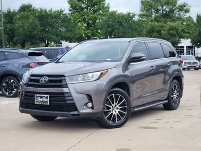Used 2017 Toyota Highlander SE