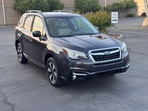 Used 2017 Subaru Forester 2.5i Limited AWD/4WD image 8