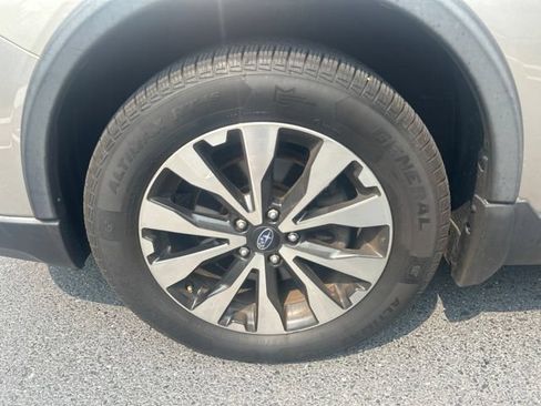 Used 2016 Subaru Outback 2.5i Limited AWD/4WD image 11