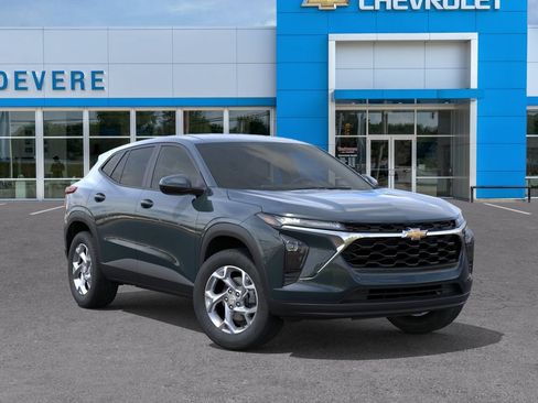 New 2026 Chevrolet Trax LS w/ LS Convenience Package FWD image 7