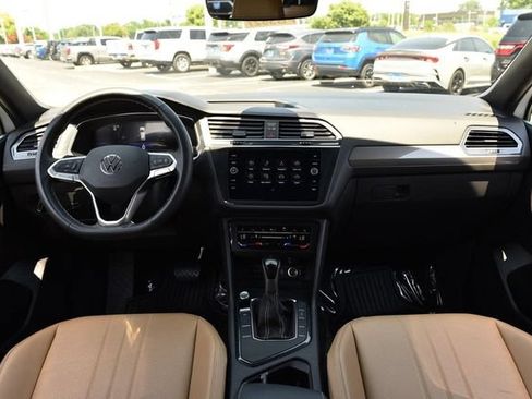 Certified 2023 Volkswagen Tiguan SE FWD image 7