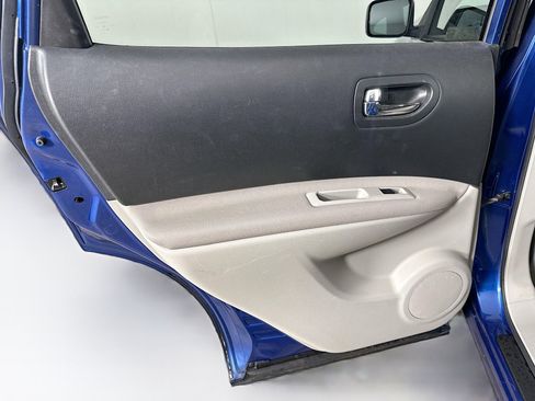 Used 2011 Nissan Rogue SV w/ Premium Pkg FWD image 27