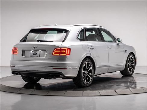Used 2019 Bentley Bentayga V8 image 5