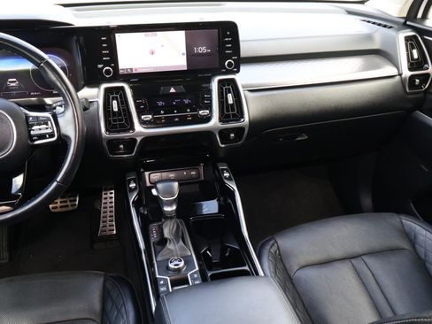 Used 2021 Kia Sorento SX image 12