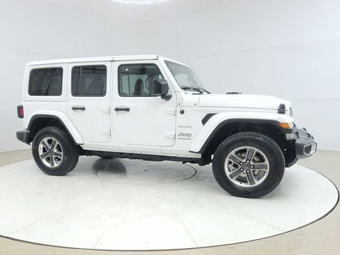 Used 2023 Jeep Wrangler Unlimited Sahara AWD/4WD image 8