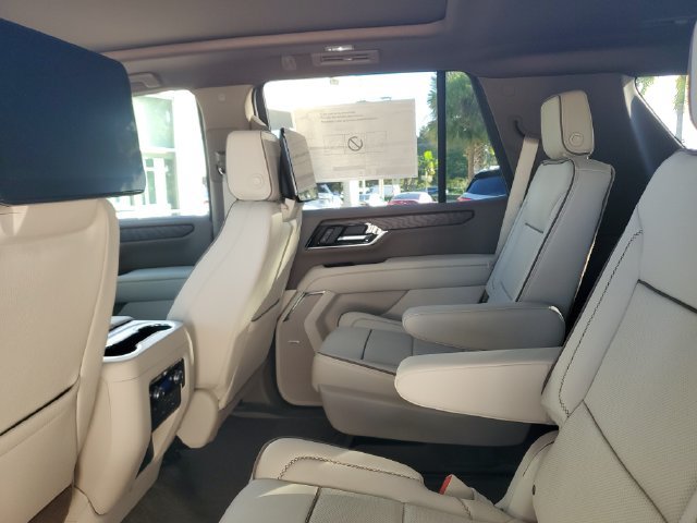 New 2026 GMC Yukon Denali w/ Denali Reserve Package AWD/4WD image 5