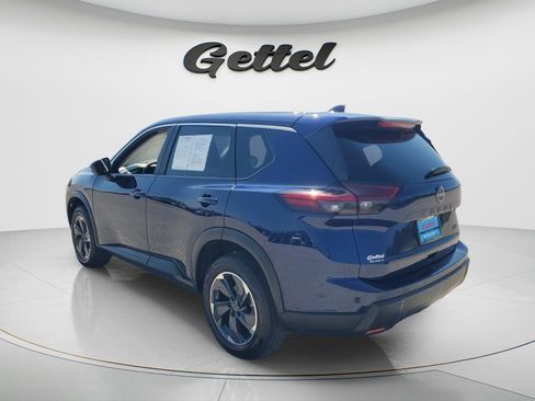 Used 2024 Nissan Rogue SV image 7