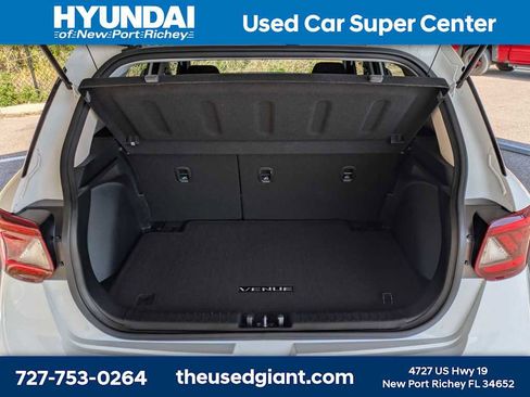 Certified 2023 Hyundai Venue SEL FWD image 12