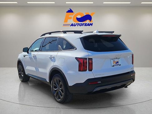 Used 2023 Kia Sorento X-Line EX image 3