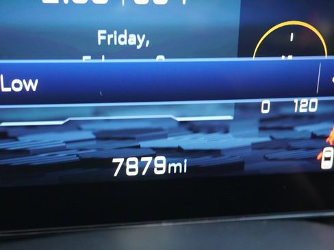 Used 2025 Chevrolet Suburban RST image 13