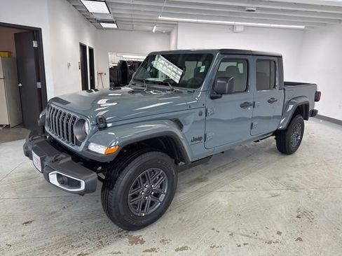 New 2026 Jeep Gladiator Sport image 3