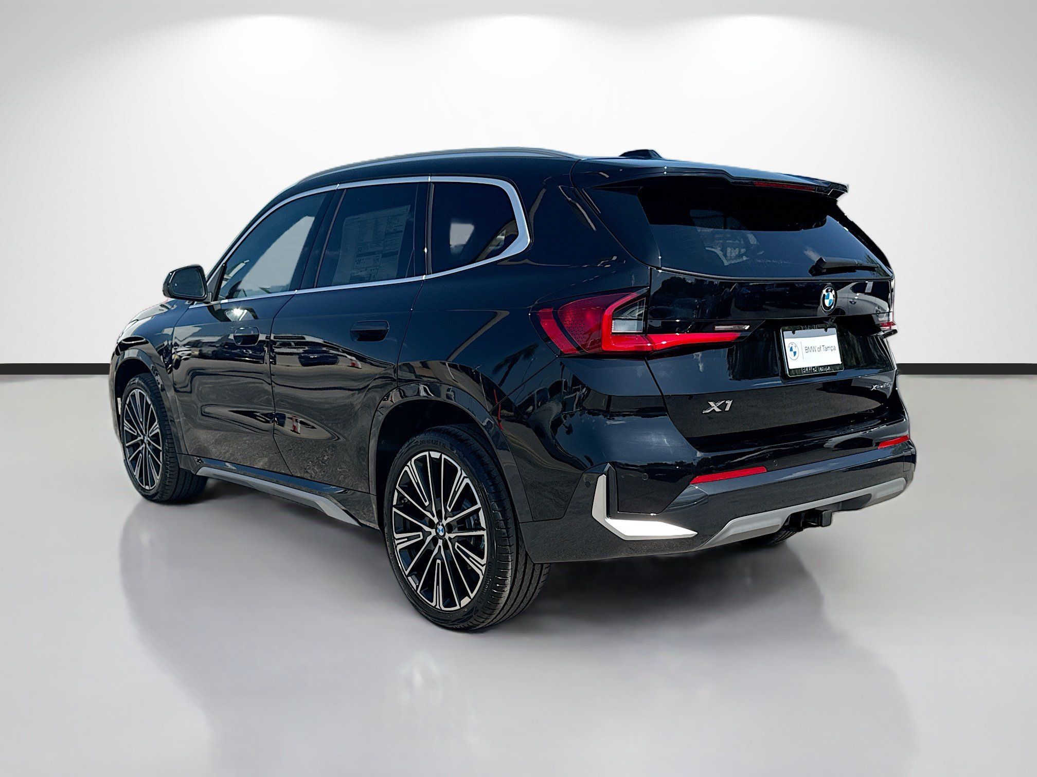 New 2026 BMW X1 xDrive28i w/ Technology Package AWD/4WD image 5
