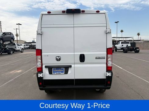 Used 2023 RAM ProMaster 2500 FWD image 9