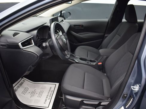 Used 2025 Toyota Corolla LE image 13