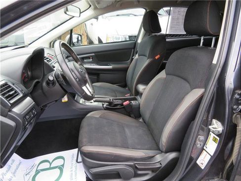 Used 2016 Subaru Crosstrek 2.0i Premium image 4