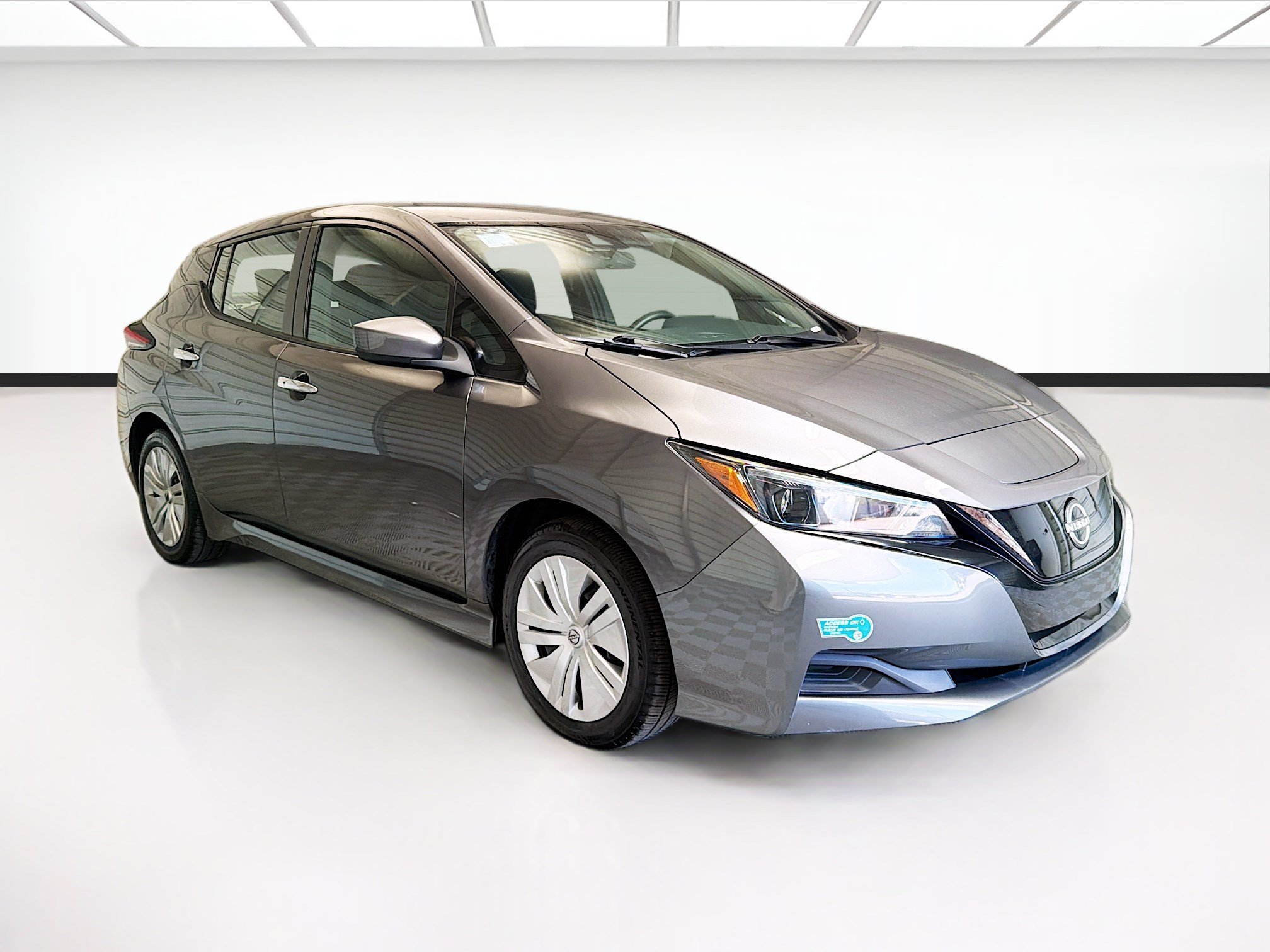 Used 2025 Nissan Leaf S FWD image 3