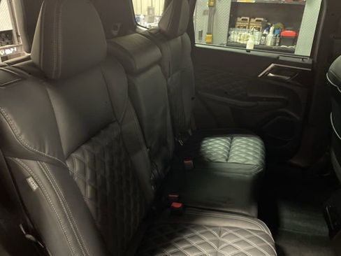 Used 2023 Mitsubishi Outlander SEL Black Edition image 39