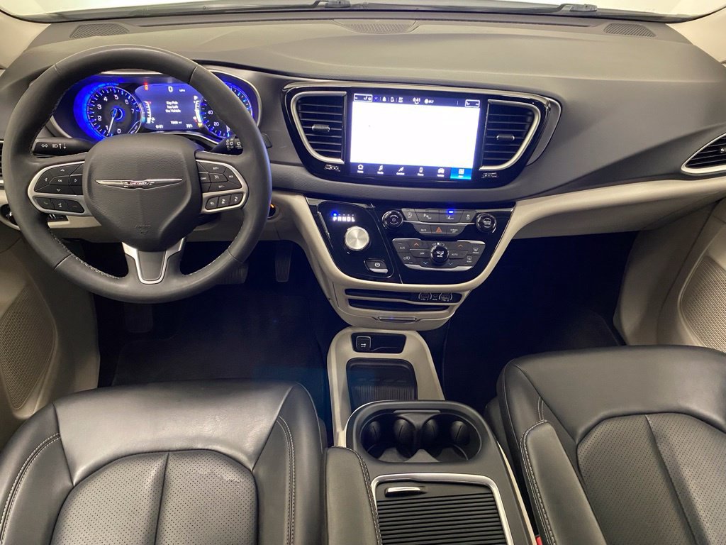 Used 2023 Chrysler Pacifica Touring-L FWD image 25