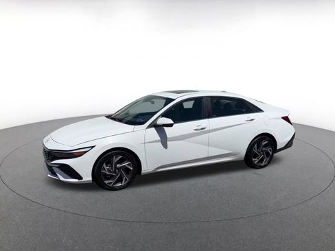 Used 2025 Hyundai Elantra Limited FWD image 8