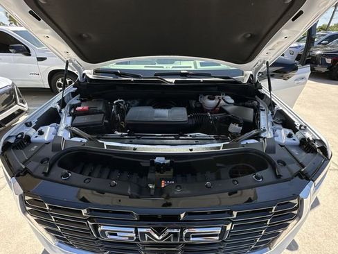 Certified 2026 GMC Yukon XL Denali w/ Denali Reserve Package AWD/4WD image 36