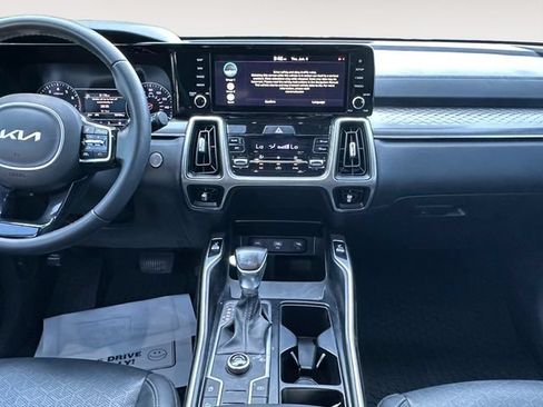 Used 2022 Kia Sorento S w/ Panoramic Sunroof Package FWD image 11