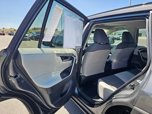 Used 2025 Toyota RAV4 XLE AWD/4WD image 16