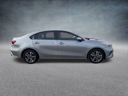 Used 2024 Kia Forte LXS image 2