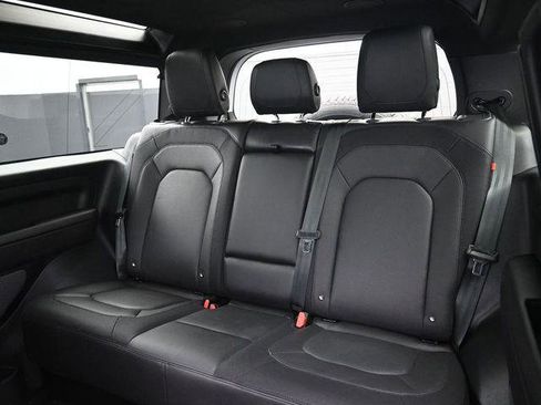 Used 2023 Land Rover Defender 90 X-Dynamic SE image 29