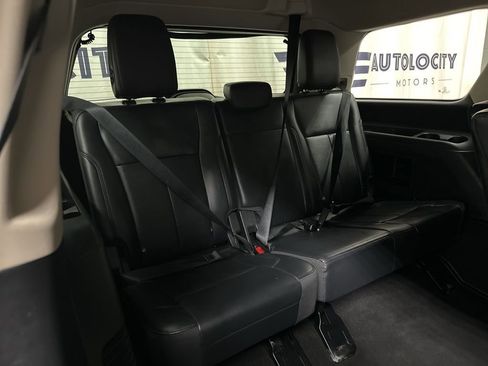 Used 2024 Ford Expedition XLT image 40