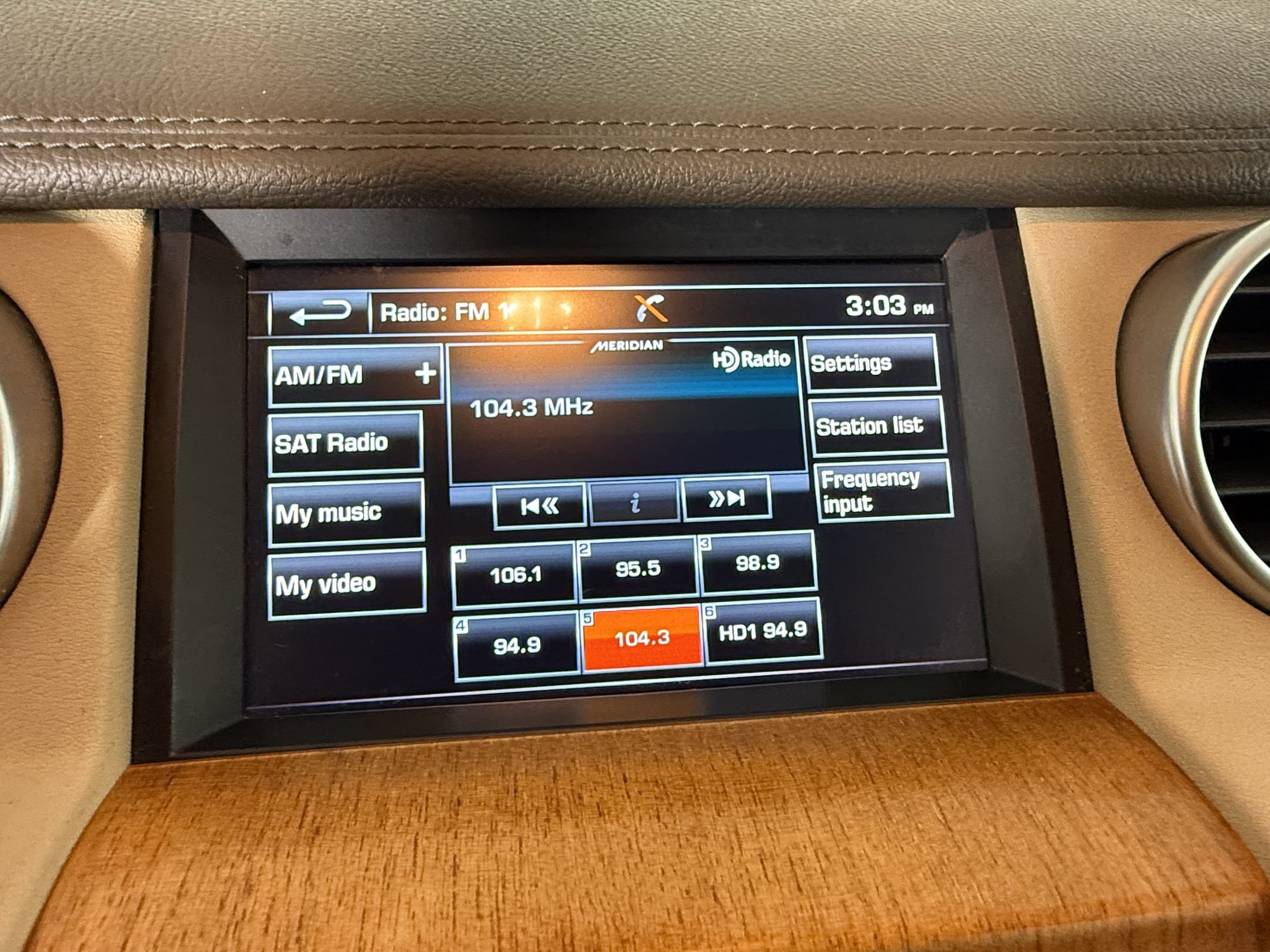 Used 2015 Land Rover LR4 HSE AWD/4WD image 19