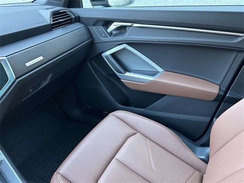 Certified 2025 Audi Q3 2.0T Premium Plus w/ Premium Plus Package image 35