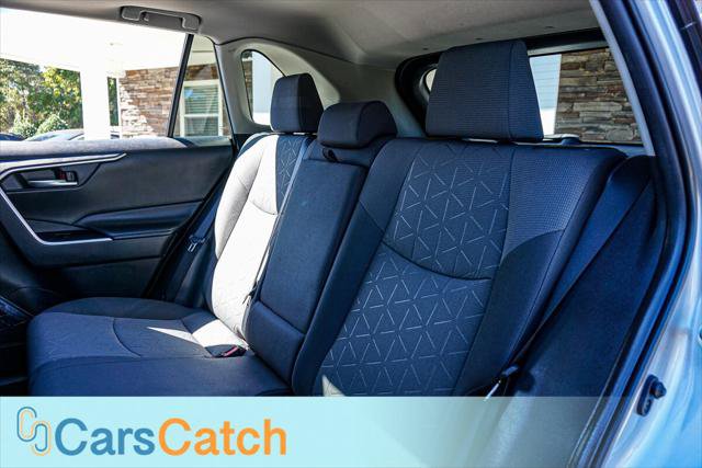 Used 2020 Toyota RAV4 XLE w/ Convenience Package FWD image 35