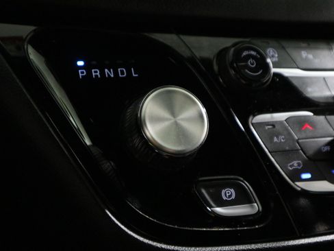 Used 2025 Chrysler Pacifica Select FWD image 27