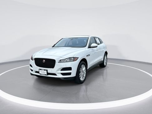Used 2019 Jaguar F-PACE Prestige image 4