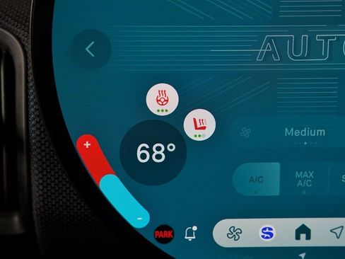 Used 2025 MINI Cooper 4-Door Hardtop FWD image 24