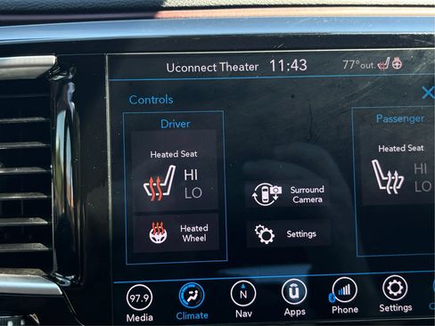 Used 2020 Chrysler Pacifica Touring-L FWD image 37