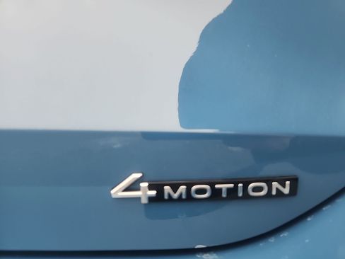 Used 2025 Volkswagen Tiguan SE image 12