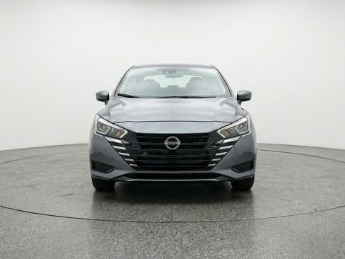 Used 2025 Nissan Versa SV image 2