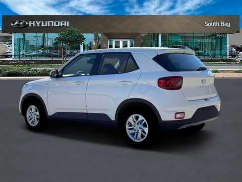 New 2026 Hyundai Venue SE image 4