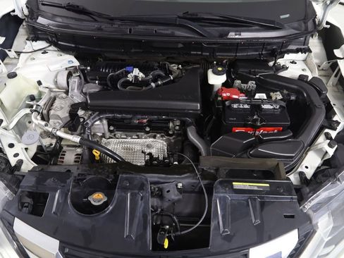 Used 2018 Nissan Rogue SV image 47