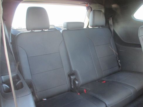 Certified 2025 Buick Enclave Preferred image 22