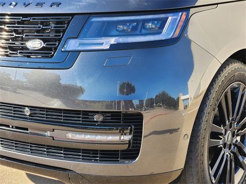 Used 2024 Land Rover Range Rover SE image 8